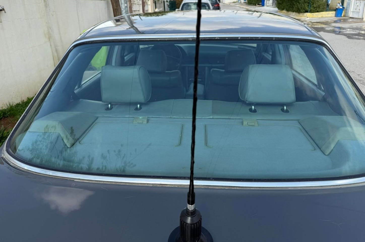 مرسدس رئاسی ١٩٩٠ SE 320 
محرک و گیر ٣٢٠ ڤی غواص.
بلا سلاید، باب قصیر
رقم دهوک تحویل مباشر مو کلاسیک.
صبغ عام جمالیة.
بیع مستعجل و سعر مناسب.
السیارة موجودة باربیل.

*********** أربيل, العراق
