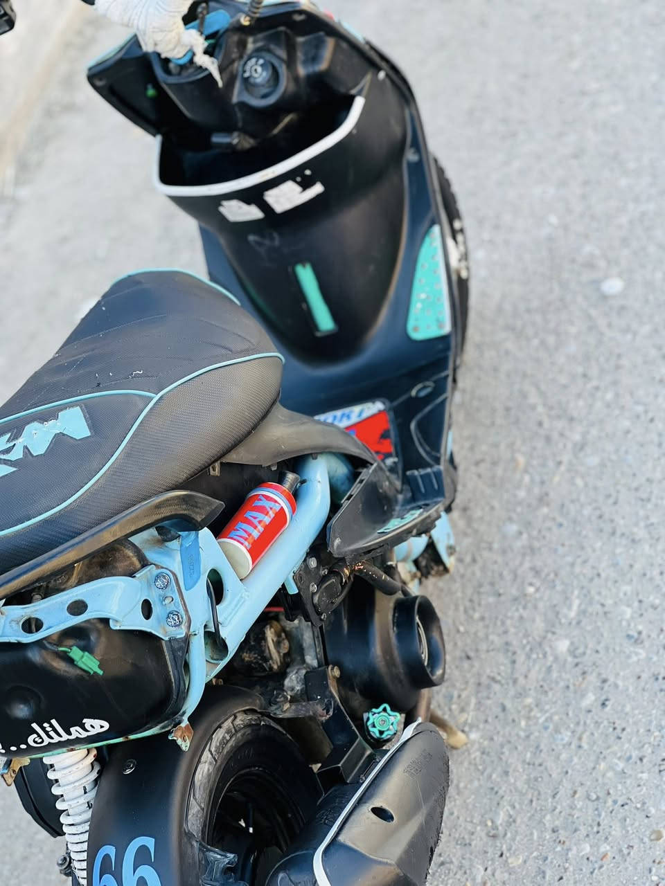 سلام عليكم ماكس عدله للبيع ✨
بوشه ٥٠ مفتوحه ولفات 
كامله عله آخر حبايه برغي ما عوزها 
كلجات رياضي قطره دهن رياضي يدات بريك رياضي كاعيات رياضي صالنصه FM وياله نجمه 🌟 
دراجه حلوه ونضيفه 
مكاني ناصريه حي شهداء 
رقمي ***********
