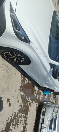 عندي ام جي جيتي 5 موديل 25 ماشيه 11 الف مكفوله فقط رصعه بلنبد كلش ازغي...