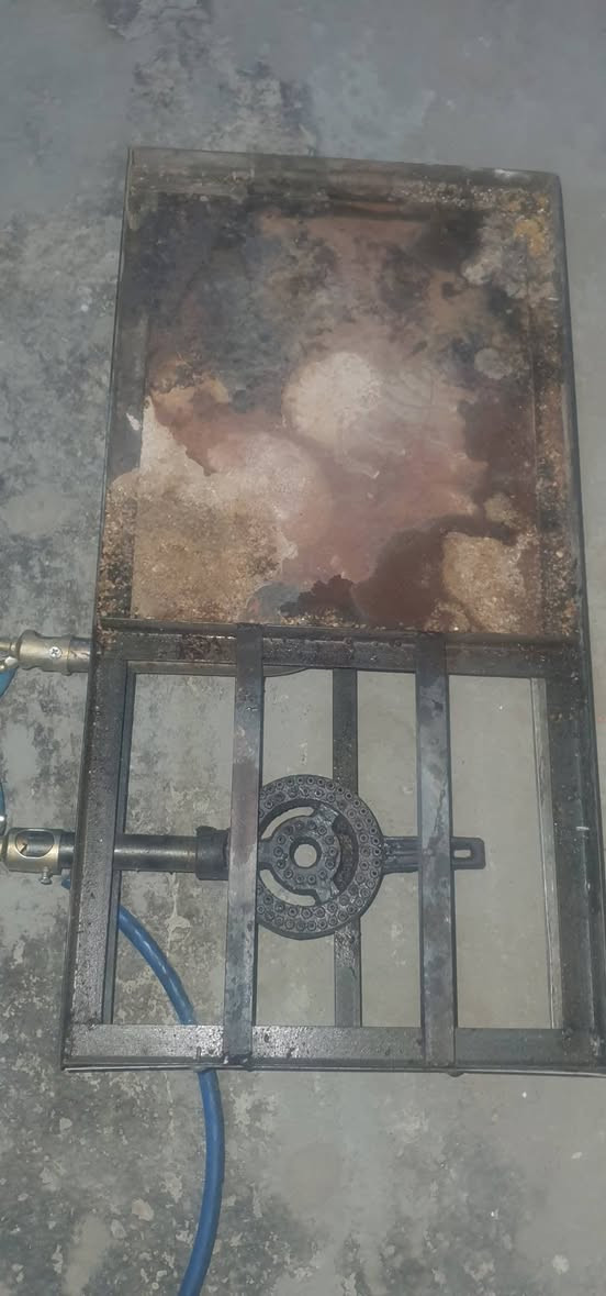 جادر اقواس شبح كبير  طول ٦ وعرض ٦ اربع شبات 
+ طبقتين قماش + منقله + ميز حديد +ميز جاي 
سعره بمليون وبيه مجال  *********** البصرة زبير
