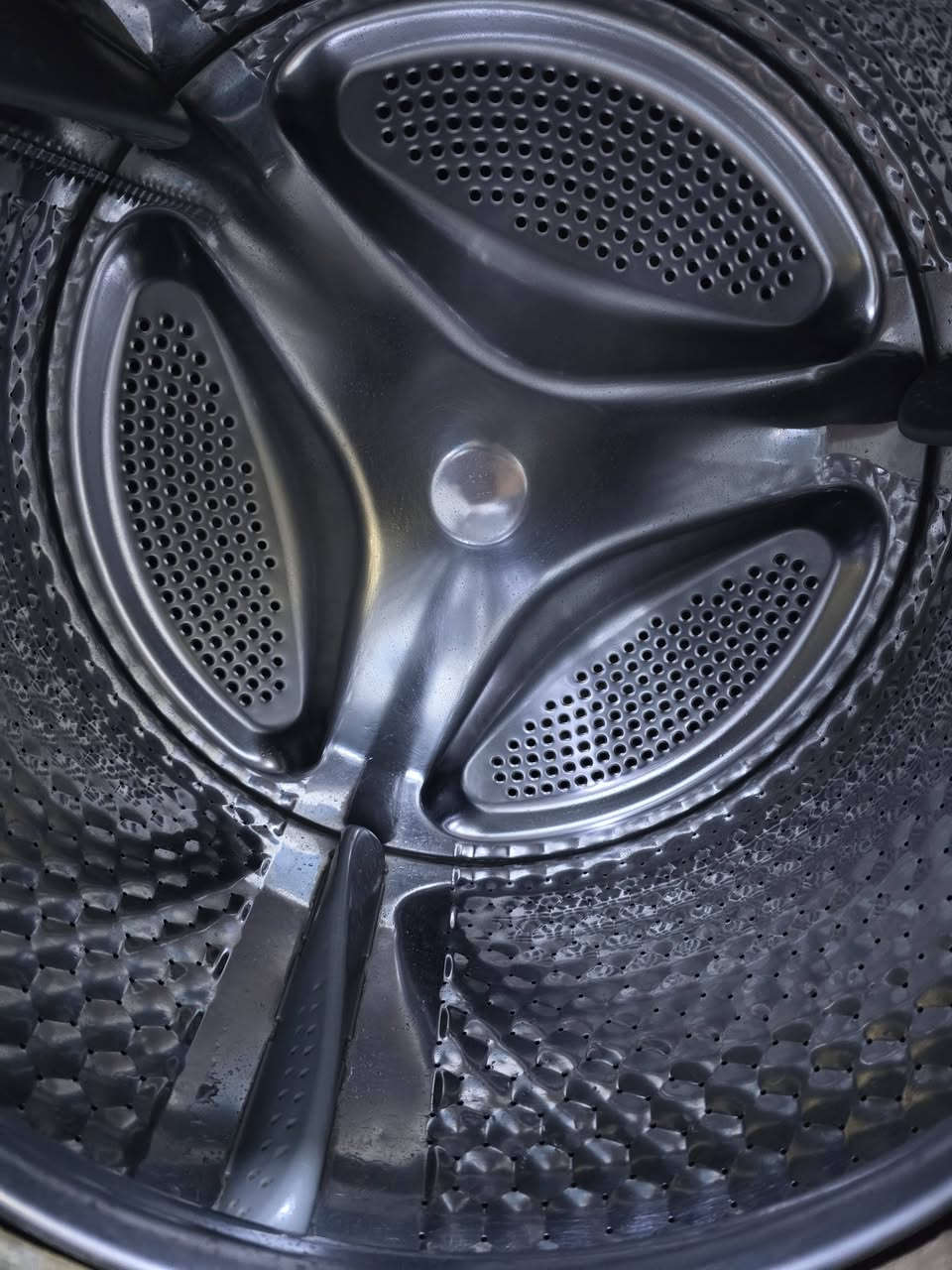 غسالة الجي ١٠ كغم ١٦٠٠ درورة بالد9قيقة
النظافة ٩٠ % 
السعر / 300الف 
العنوان / شهربان _ حي المعلمين
للتواصل ***********
