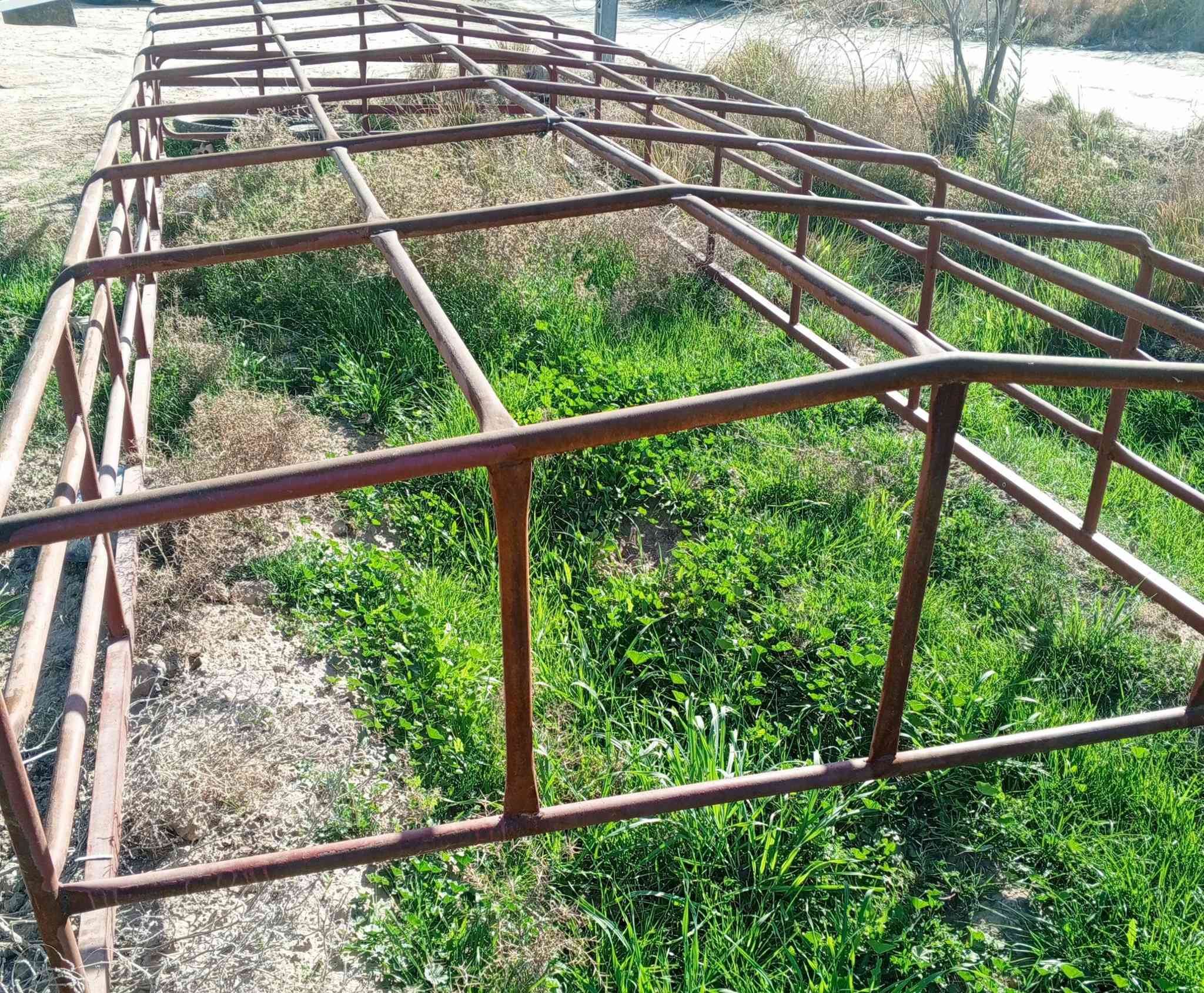 سلام عليكم قفص للبيع طول 6 وربع نوع حديد ثقيل وجديد وبوري سعر 600عنوان بابل الحمزه  تفاصيل اكثر تواصل على رقم ***********
