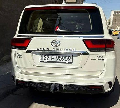 لاندكروز 2025 الفئة VX LIMITED S توين تيربو
ضمان شركة ساز رقم اربيل مميز

+ملفة PPF ضمان 10 سنوات 
مكفولة كفالة عامة 

ماشية 25 الف سيارة جديده جداً وستخدام شخصي
 
صيانة تبديل دهن وفلاتر بالشركة مجاناً

مواصفات فوول :
1.    تون تيربو
2.    حساسات محيطية - رادار امامي خلفي جانبي 360
درجة
3-تحكمات 4جهات تحديد مسار قيادة ذاتيه حساس
ستيرن رجاج
1.   مقاعد كهرباء امامي وخلفي + تدفئه تبريد
2.    كامرات محيطية 360 درجة
3.    لايتات استشعار مع الجو�JBL سماعات -7
4.   انارة داخلية شاشات خلفية
5.   كامرا مراية خلفية + مانع ضباب جانبي
6.    ابواب شفط
7.     تحكمات قيادة 3 وضعيات
8. وغيرها من المواصفات المعروفه 

مكان السياره بغداد 

السعر : 9 شدات وبيها مجال بسيط للشراي 

للأستفسار : 
***********
***********
