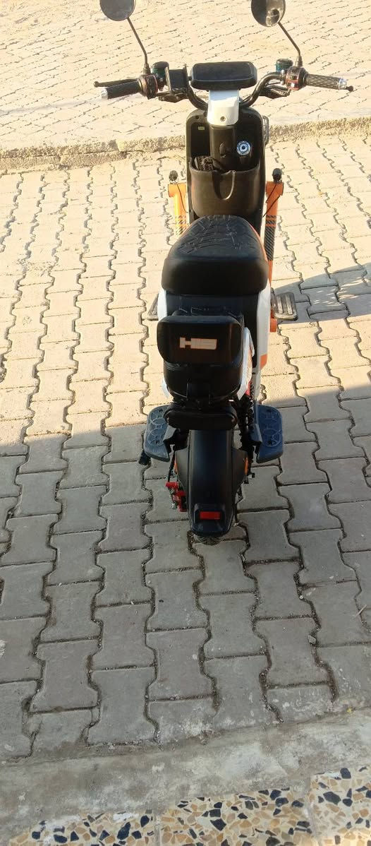 دراجه شحن اللبيع موديل 25 واي 900 امدرعه سعر 400 قفلها الاتصال على الرقم ***********
