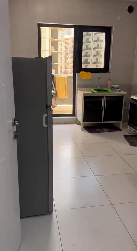 🌸 تعويض نقص – سكن طالبات
📍 مجمع دار السلام السكني
🏠 شقة طابق ثامن
3 غرف + صالة + مطبخ + 2 حمام + غرفة غسيل
✨ مؤثثة بالكامل (عدا السبالت)
👩‍🎓 العدد الحالي:3بنات
🔔 المطلوب: بنيه بغرفة مع بنيه 
💰 الإيجار: 150 ألف للنفر شامل فواتير
واذا بنيه وحدها بغرفة 300 الف