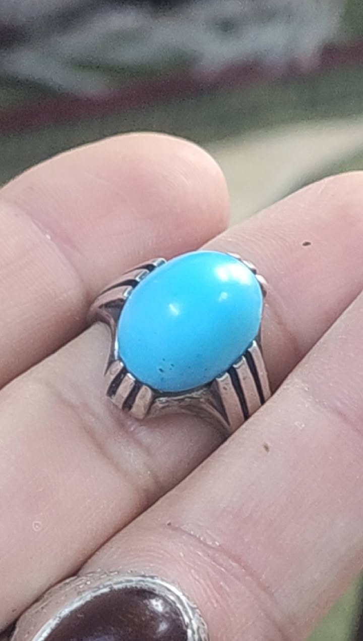 خاتم فيروز كرماني قبدار روعه ماشاءالله صياغه جميله جدا للبيع سعر خاتم ٧٥ الف يوجد توصيل كافه محافظات


**إذا كنت صاحب هذا الإعلان وتريد حذفه لأي سبب، رجاءا أرسل رسالة إلى الدعم الفني**