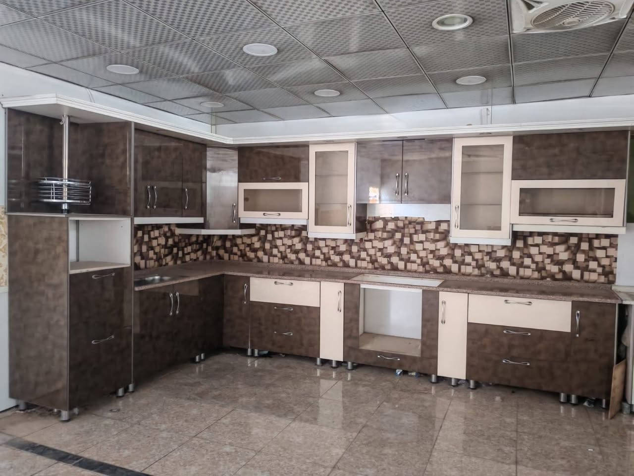 سلام عليكم كاونتر جديد ما مستخدم
الطول مالته سبعه ونص ويا 12 سله استفسار اكثر انتصل عله رقم ***********
