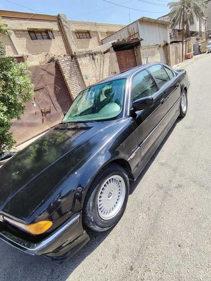 سلام عليكم  سيارة للبيع  744 v8
سيارة دبل جام كهربائيات بلادية كلة شغال
صندوق شفط سلايد شغال 
غرفة جلد كهرباء كلة شغال 
موديل ٩٥
السعر ٧٠ وبيها مجال
***********
مكان السيارة بغداد
