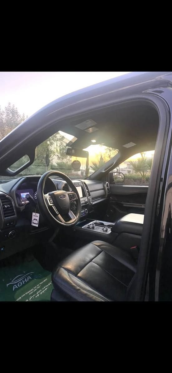 ⁨	⁨	⁨	⁨	⁨	⁨	⁨	للبيع ….⁨
النوع : Ford
الموديل : Expedition 
مواصفات : XLT
سنة الصنع : 2021
المحرك : 6 سلندر / 3.5 Twin Turbo
ناقل الحركة : اوتوماتيك
نوع الوقود : بنزين
الحالة : امريكي / دخول كلين تايتل
حادث بالعراق
( 1 ) قطعة صبغ + ( 1 ) قطعة تبديل شركة
عداد الكيلو متر / مايل : 81,000 مايل
ايرباك: سليم

دبل اكسل
كشنات جلد
كشنات بارد + حار
كشنات كهربائي
كشنات خزن
صندوق جك
استيرن كهربائي + هيتر
كار پلي
السعر : 28,800$

ملاحظة : السيارة محرك مفتوح بس بدون  عيب بشرط الفحص

السيارة رقم شمالي / سليمانية
بشرط التحويل والغرامة

 …………………………..
لمزيد من المعلومات او للتواصل 
*********** - ***********
