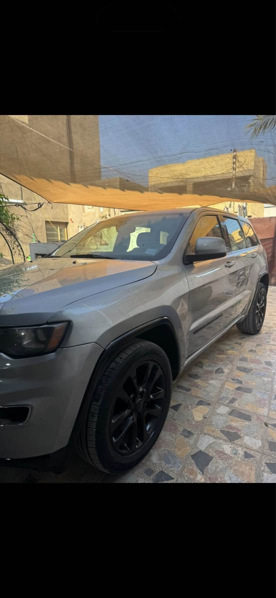جيب فول موصفات ١/١ 
فتحه صندوق كهرباء تشغيل عن بعد 
حساسات امامي خلفي هيتر كشنات 
هيتر ستيرن 
ابل كار بلي 
شاشة كبيرة 
وبعد بيها موصفات بغداد, العراق


**إذا كنت صاحب هذا الإعلان وتريد حذفه لأي سبب، رجاءا أرسل رسالة إلى الدعم الفني**