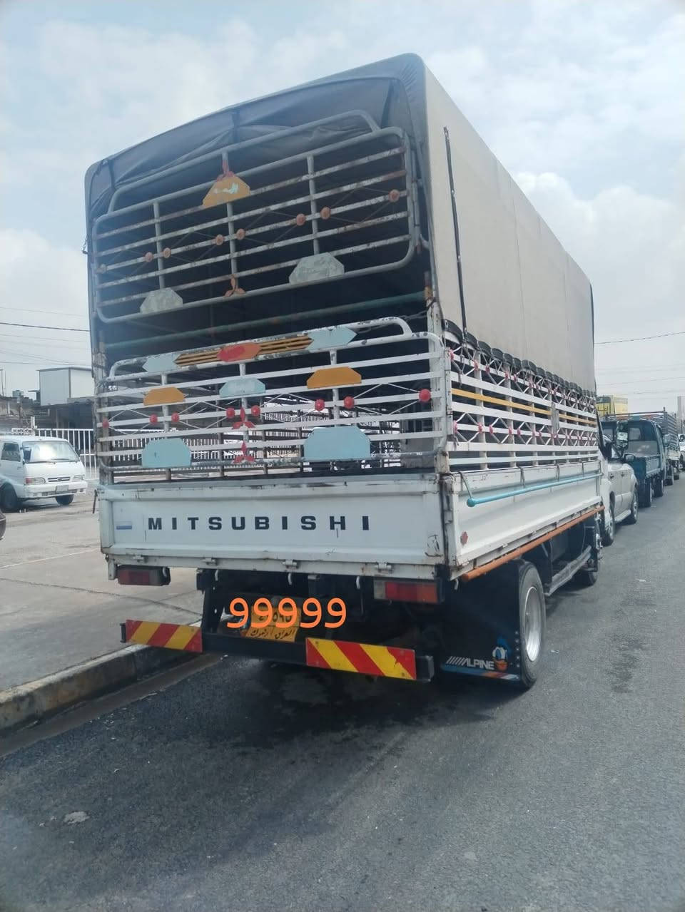 كنتر موديل 2011/شمالي
محرك جديد بلكرتون
كير شرط
اكسن شرط
طخم ياير جيد
سياره من جوا الشغل
السعر180وبيهه مجال
الاتصال
***********
***********
