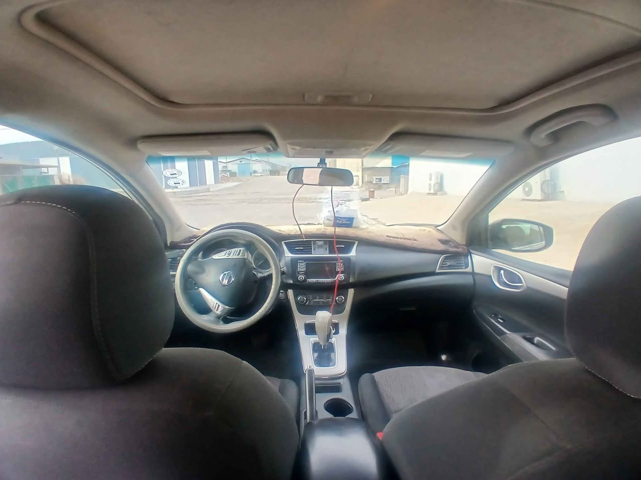 نيسان سنترا SV 2015 
فول مواصفات 
محرك 18
بصمة
بصمة ابواب
تحكم ستيرن
كاميرا
شاشة اساسية
سلايد 
تبريد ثلج
كير ومحرك بشرط
نظام ايكو و سبورت
وارد امريكي 
بيها 4 قطع صبغ بدون دواخل 
ماشية ١٤٣ الف ميل 
محرك ممفتوح
تايرات جداد
باتري جديد 
ماتحتاج مصرف 
هزة  جديد 
سنوية 2027
لتواصل *********** أربيل, العراق
