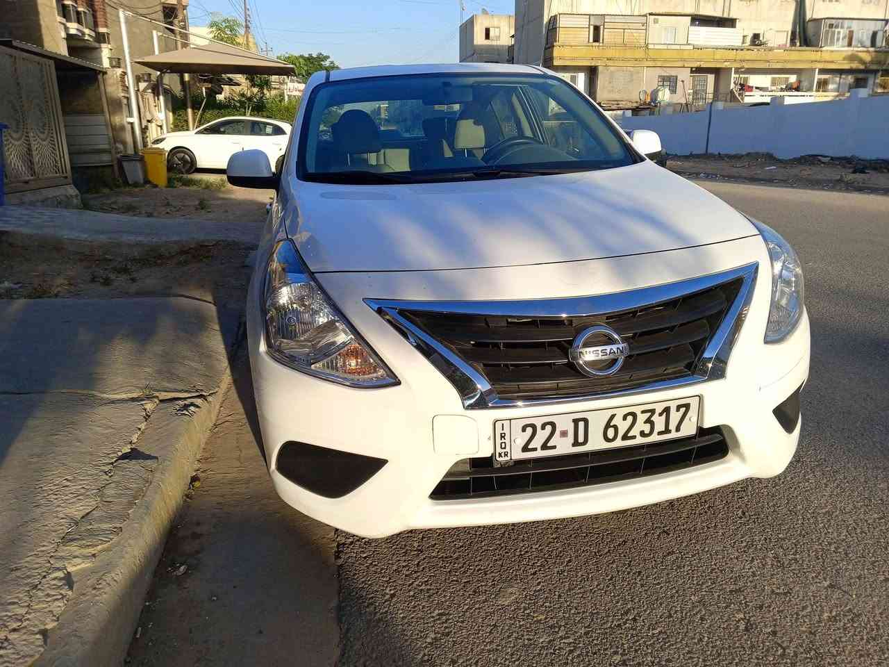 السلام عليكم للبيع
نيسان سني بليته زرگه
سياره كلش نظيفه وجديده 
كير محرك تبريد تدفئه كهربائيات كلها مكفوله 
سياره مثل ماموضح بالفديو والسياره احلى بالحقيقه 
بيها بس بارد 
باتري جديد تاير جديد مبدل دهن  نوع اورل وفلاتر جدد قبل يومين 
السياره باسمي تحويل مباشر 
مكانها بغداد الدوره 
***********
السعر 100
