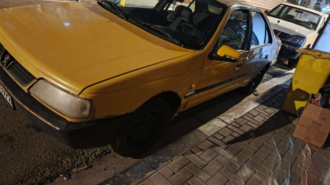 السلام عليكم ورحمة الله وبركاته سبلت بيجو 405 مديل 2012 رقم بصره سنويه  ل2027تنتهي السعر25 تخذه مصفره هيه وقرامات تشتريه من رعيه ابو السنويه  وبيه مجال المزيد من التفصيل اتصل على الرقم راعيه *********** البصرة, العراق
