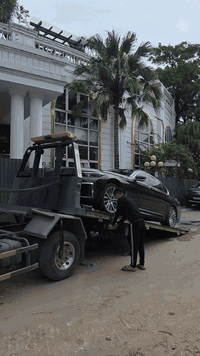 كرين سطحي بغداد لنقل كافه أنواع السيارات داخل وخارج بغداد وعلى مدار 24ساعة ***********
