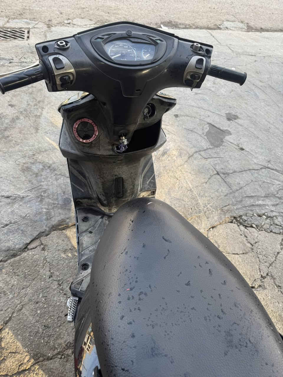 سلام عليكم
مستعجل علا بيعته 

GTR للبيع 

مزود صالنصه كلجات رياضي 
قبق فلاوين نوزل 

مناقصه شي دراجه كليومه بغداد بيها 

مكينه ناعمه خرسه 

السعر 650 وبيها حك جيتك 
مكان:الحسينيه 
رقم: ***********
