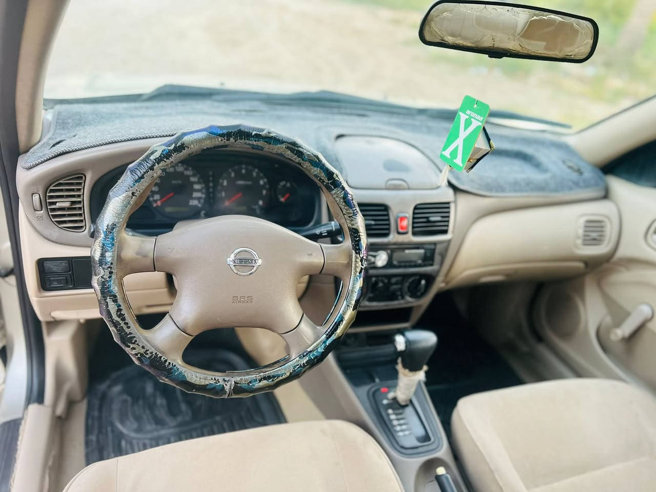 السلام عليكم نيسان سني 2009 قبق أبيض جملوغ أمامي واحد شخوط بارد سنويا جديد هزه جديد صدر جديد تيرات جديد مكينه 1800 السعر ب 107 بيها مجال الاستفسار الاتصال على الرقم ***********
