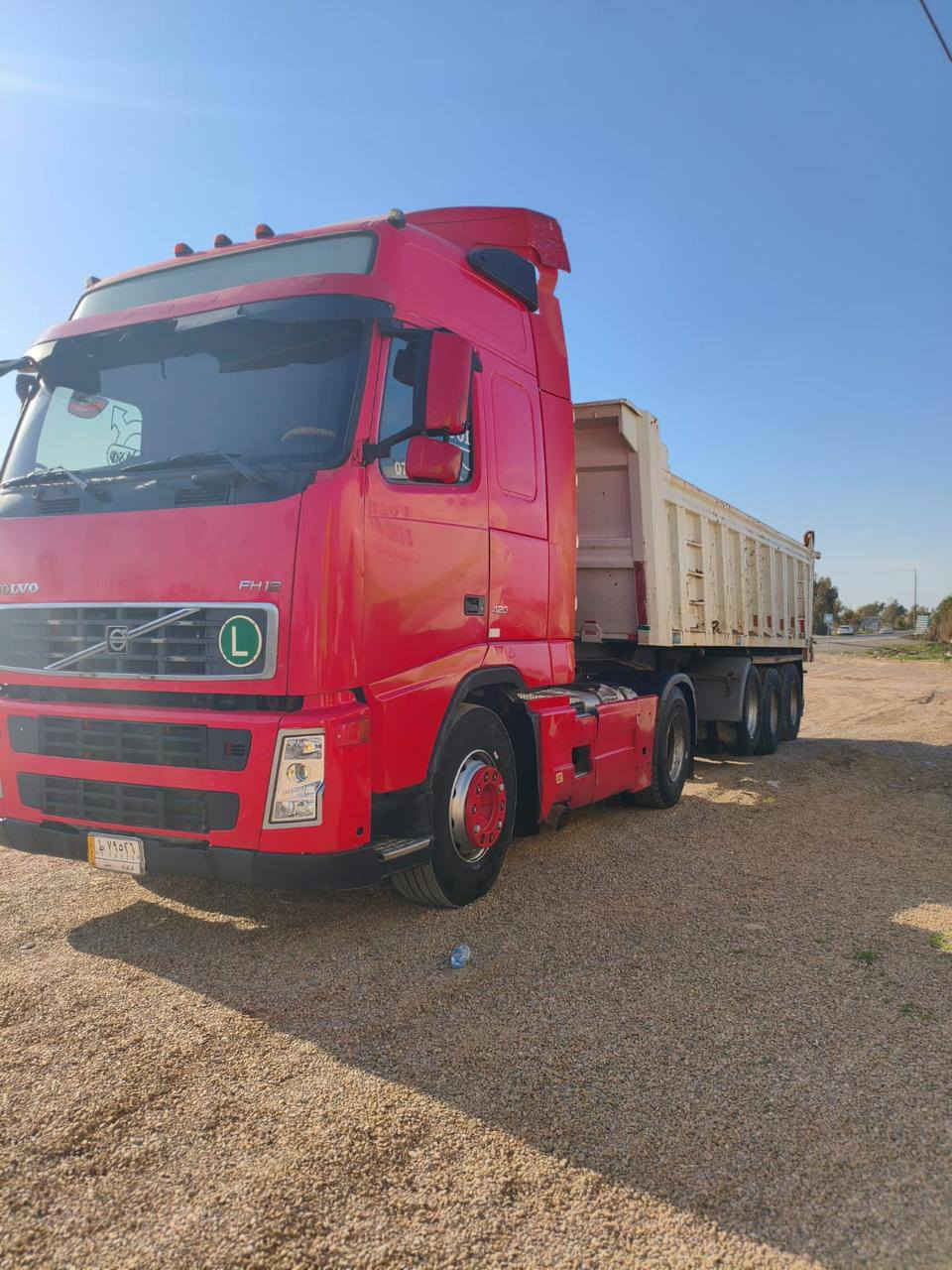 فالفو نساف للبيع موديل 2002اوتوتميك سنويه جديده رقم كركوك اربع محاور بالسنويه رقم صاحب السيارة ***********
