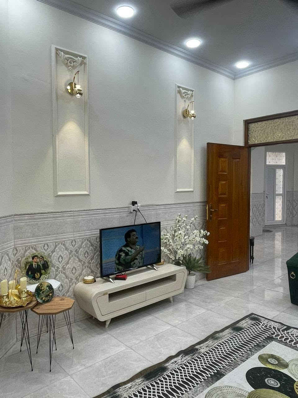 على بركه الله بيت للبيع دوانم المعمل مساحه ١٥٠متر ٣غرف نوم شغل جناي درجه اولى سطح شتايكر قرب جامع المحمود للاستفسار 
*********** او زياره مكتب زمزم @
