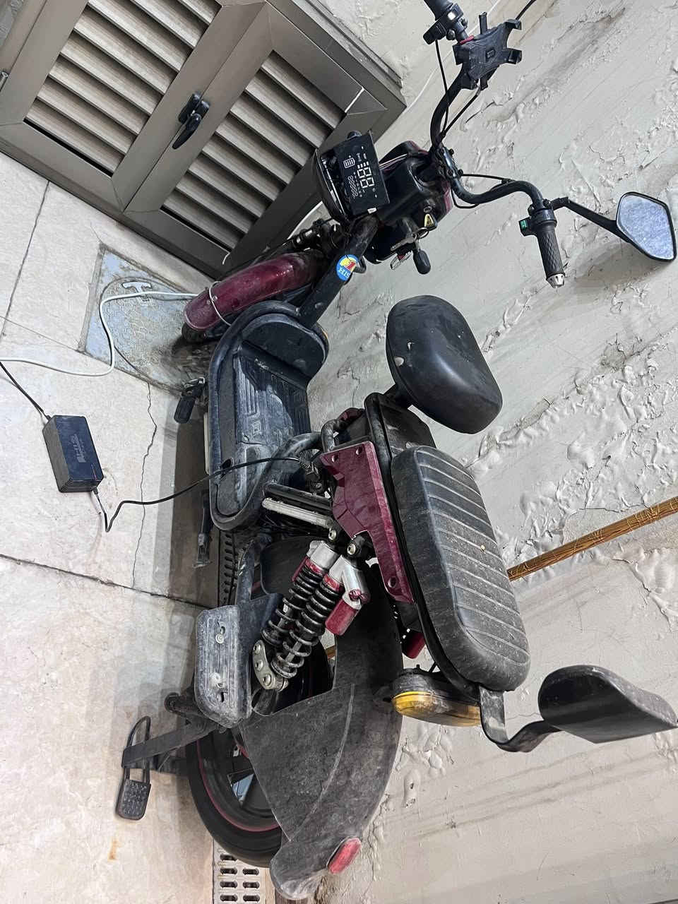 سلام عليكم دراجة شحن للبيع موديل 2025 دراجة شغالة بطاريات حيل نضيفة بس يحتاجلهة ترتيبات السعر خاص أو اتصل ***********موجود واتساب وموجود عادي رجاءً المو شراي لايتصل
