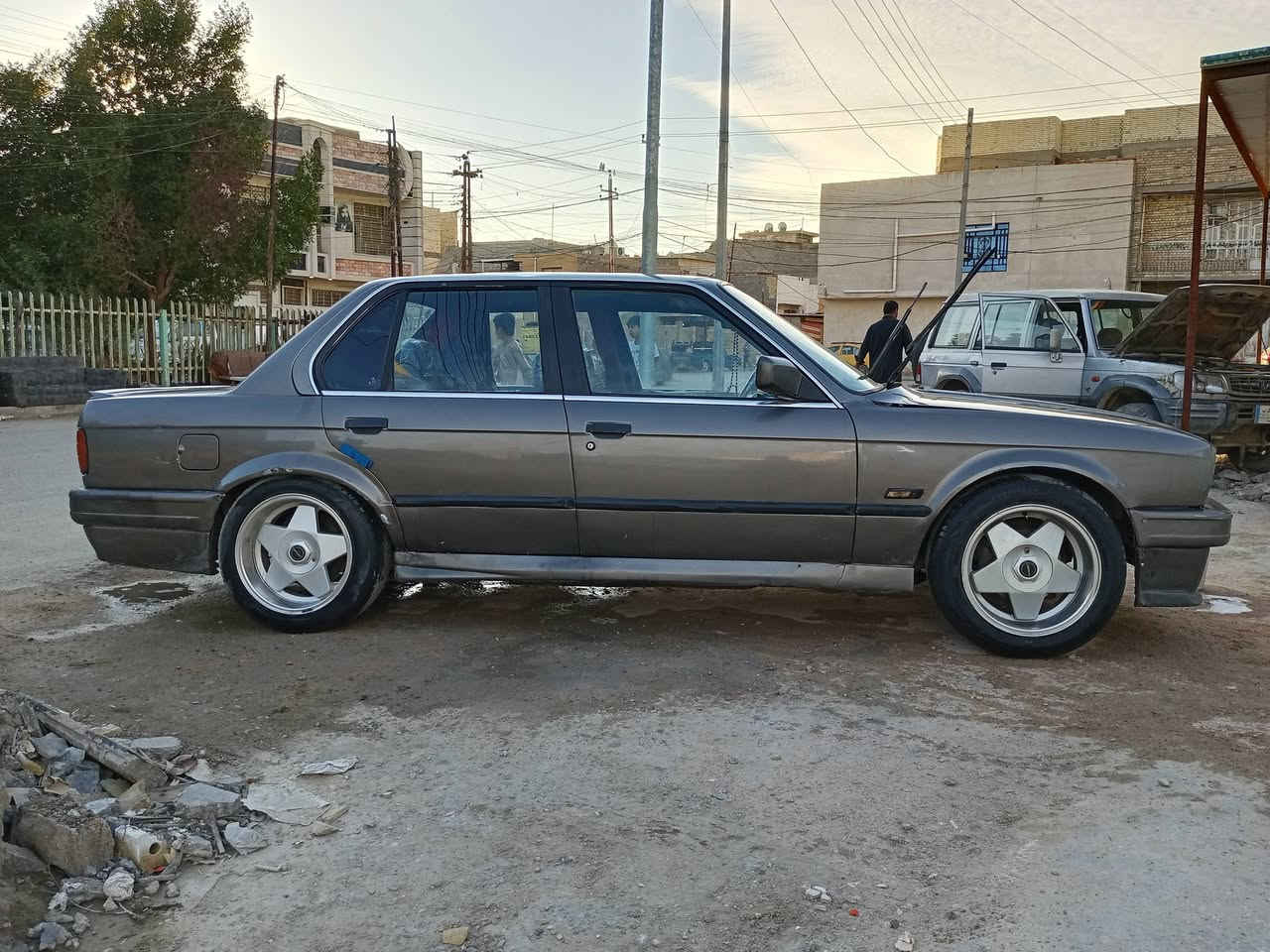 السلام عليكم 
بي ام زعرة مديل 90 گير ومحرك نضيفات نقصها حدادة صدر كهربايتها 80 %نضيفه سيارة مصفرة ماعليها غرامات تحويل ثاني يوم السعر 34وبي بمجال للشراي


**إذا كنت صاحب هذا الإعلان وتريد حذفه لأي سبب، رجاءا أرسل رسالة إلى الدعم الفني**