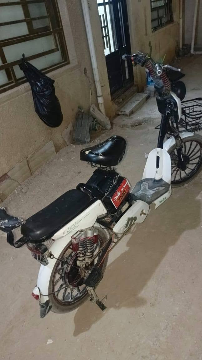 بايسكل شحن حجم 20 شغال للبيع
بطاريات جديدة معاه سويجين مع شاحنته الاصلية  شغال نظيف سعرة 240 او بي مجال بسيط حك الجيه مكاني كربلاء حي العباس ***********
