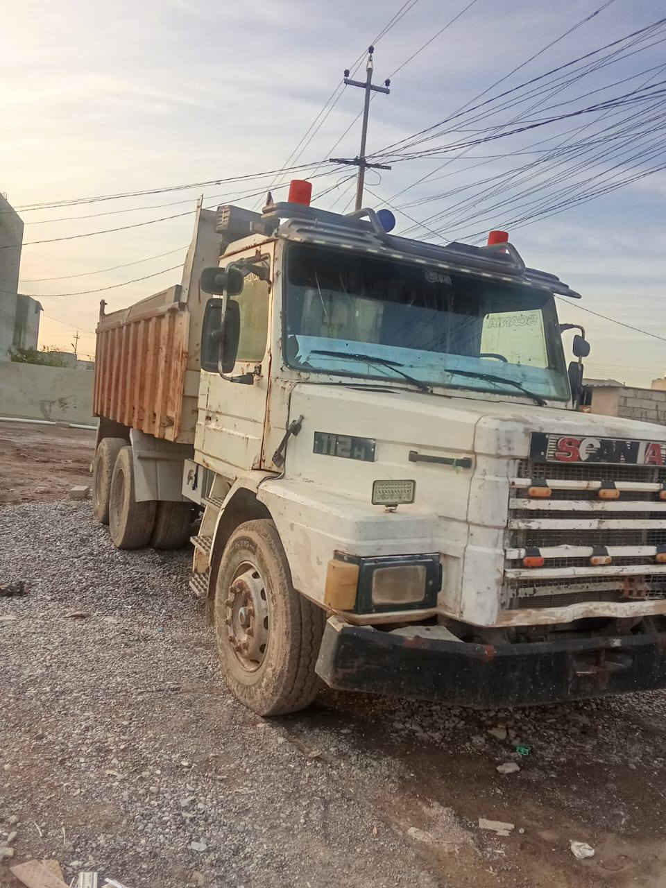 السلام عليكم
أعاده نشر بسبب الوعود الكاذبة 
قلاب سكانيا 112 رقم أربيل 
محرك ستندر شرط محرك كير اكسن 
مكان السياره موصل الأيسر 
للاستفسار اتصال على ***********//***********
