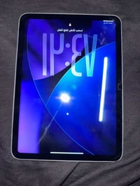 ايباد 11للبيع. ذاكرة 128 بطارة 94 شاشه 60Hz معالج A16  بصمة اصبع.  يشح...