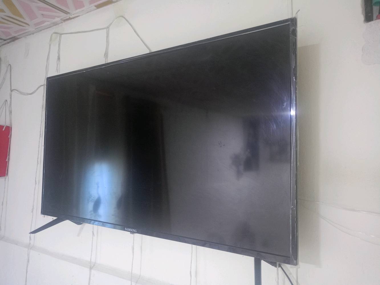 بلازمه نوع سامسونگ بعدها جديده استخدام جدآ قليل 
سبب البيع فائض عن الحاجه سعر 190وقابل للتفاوض 
العنوان الحيانيه حي الحسين 
تفاصيل اكثر ع رقم