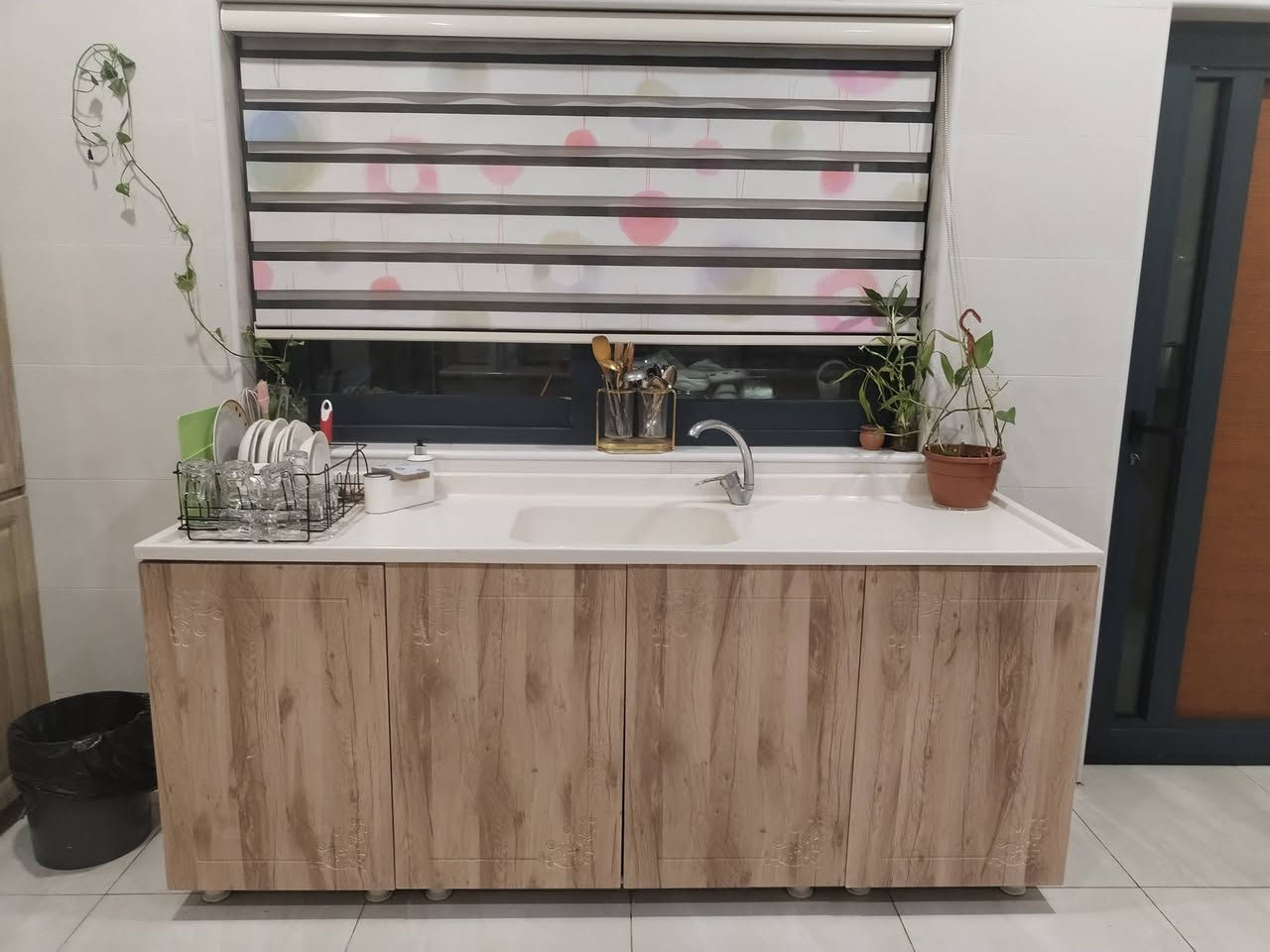 مطبخ كامل مع الاجهزه للبيع 
مطبخ كامل مه مايكرو وفرن ماركه Dlc وطباخ وساحبه ls وبراد وثلاجه هيتاشي حجم كبير وميز واستولات ٢ درجه اولى للبيع ٢٥٠٠ وبي مجال قليل  المكان الكاظمية


**إذا كنت صاحب هذا الإعلان وتريد حذفه لأي سبب، رجاءا أرسل رسالة إلى الدعم الفني**