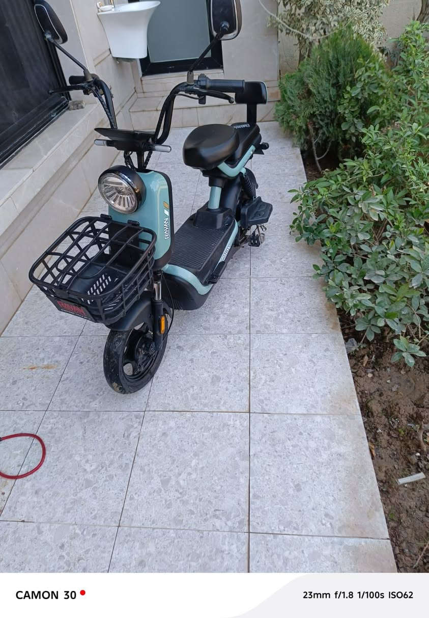 السلام عليكم
دراجة شحن نضيفة للبيع 
نقص بايدر فقط. 
الدراجة مواصفاتها معروفه 
وبطارياتها شويه تعبانه يعني نص عمر 
سعرها 250 وبيها مجال 
*********** للاستفسار والاتصال
