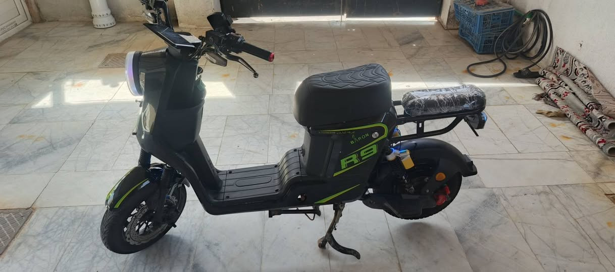 سلام عليكم دراجه شحن R9 جديد مابيه اي نقص سعر 425 بيه مجال شط العرب الجزيره باب الهوى رقم الهاتف  ***********
