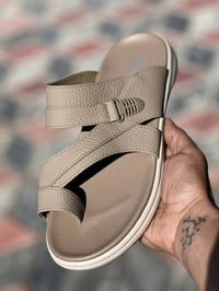 شحاطة رجالي • ماركة حمودي • مقاسات ٤٠-٤٤