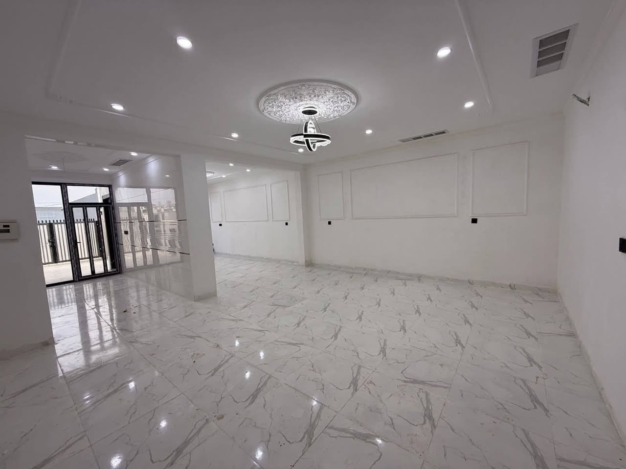 منزلين للبيع في منطقة 8حساروك قريب على شارع كورنيش
بمساحة 125متر+125متر
كل بيت يتكون من 
4غرف نوم 
استقبال 
صاله 
مطبخ
للستفسار اكثر:-***********
كود00964

#بيع_و_شراء_عقارات_مقاولات_ #كوردستان_العراق_اربيل_دهوك_زاخۆ #بسعرمناسب_جدا #الشعب_الصيني_ماله_حل😂😂 #مشاهير_تيك_توك
