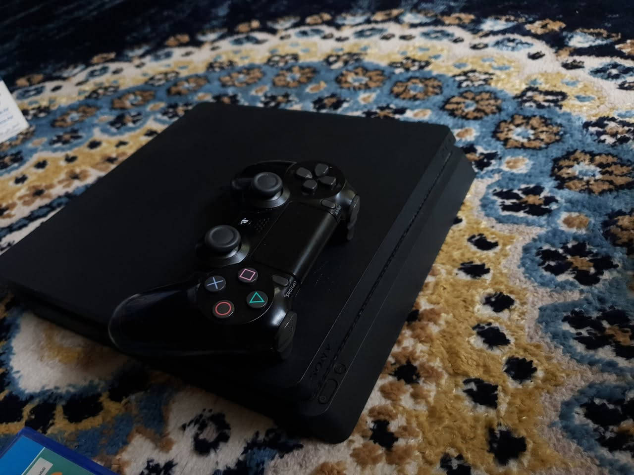 بلي ٤ سلم اون لاين
السلام عليكم ... 

بلي ٤ سلم اون لاين ما مصلح مكفول نظيف مشتري من وكالة عراق كيم سنتر ... 

البلي ما مصلح ابد و بعده بستيكره الداخلي و دائما انضفه بالبلور اي صوت او مشكلة مابي 

يجي وياه يده مابيها اي درفت و تفحصها ... 

و وياه ٤ اقراص ... 

فار كراي ٦ 
وتشر ٣
باتلفيلد ١ رفلوشن 
هورايزن 

تجي لبيتي ضيف كريم تفحص البلي برغي برغي و تشوفه و تاخذه ، سعره ٢٤٠ و بي مجال للطيبين .
مكاني بغداد شعلة


**إذا كنت صاحب هذا الإعلان وتريد حذفه لأي سبب، رجاءا أرسل رسالة إلى الدعم الفني**