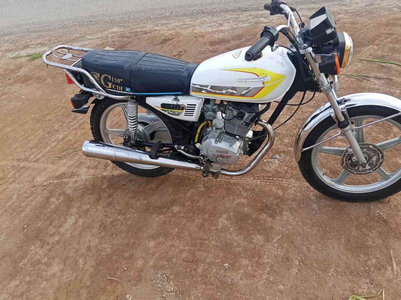 يا الله
سلام عليكم دراجة ايراني للبيع موديل 2021
مكينة خرسة لا نضوح ولا تبخير
كهرباياتهة كلهة شغالة عدة سلف يرادلة راجز مكاني بغداد نهاية سبع قصور بلوسمة سعر 375وبيهة مجال
دراجة مابيها اورق اتعهد سرقة 
***********اتصال واتساب ورصيد
