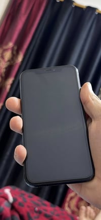 📱 iPhone XR 💾 ذاكرة 64GB 🔋 بطارية 78% 📶 بلادي مامفتوح – يقبل سيمكارت ✅...