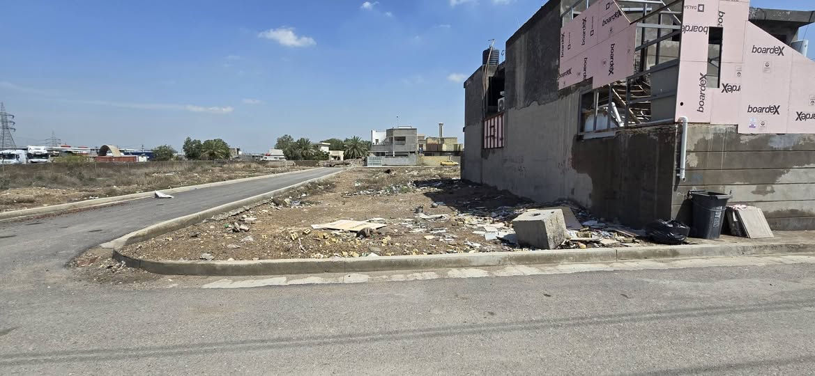 قطعة ارض للبيع سند 25
231 متر ركن كامل الخدمات قريبه على السريع
بغداد حي فاروق
***********
