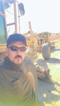 جميعاً سايق كريدر مظبوط شرط وسايق حفاره بنفس الوقت اللي محتاج سايق كري...