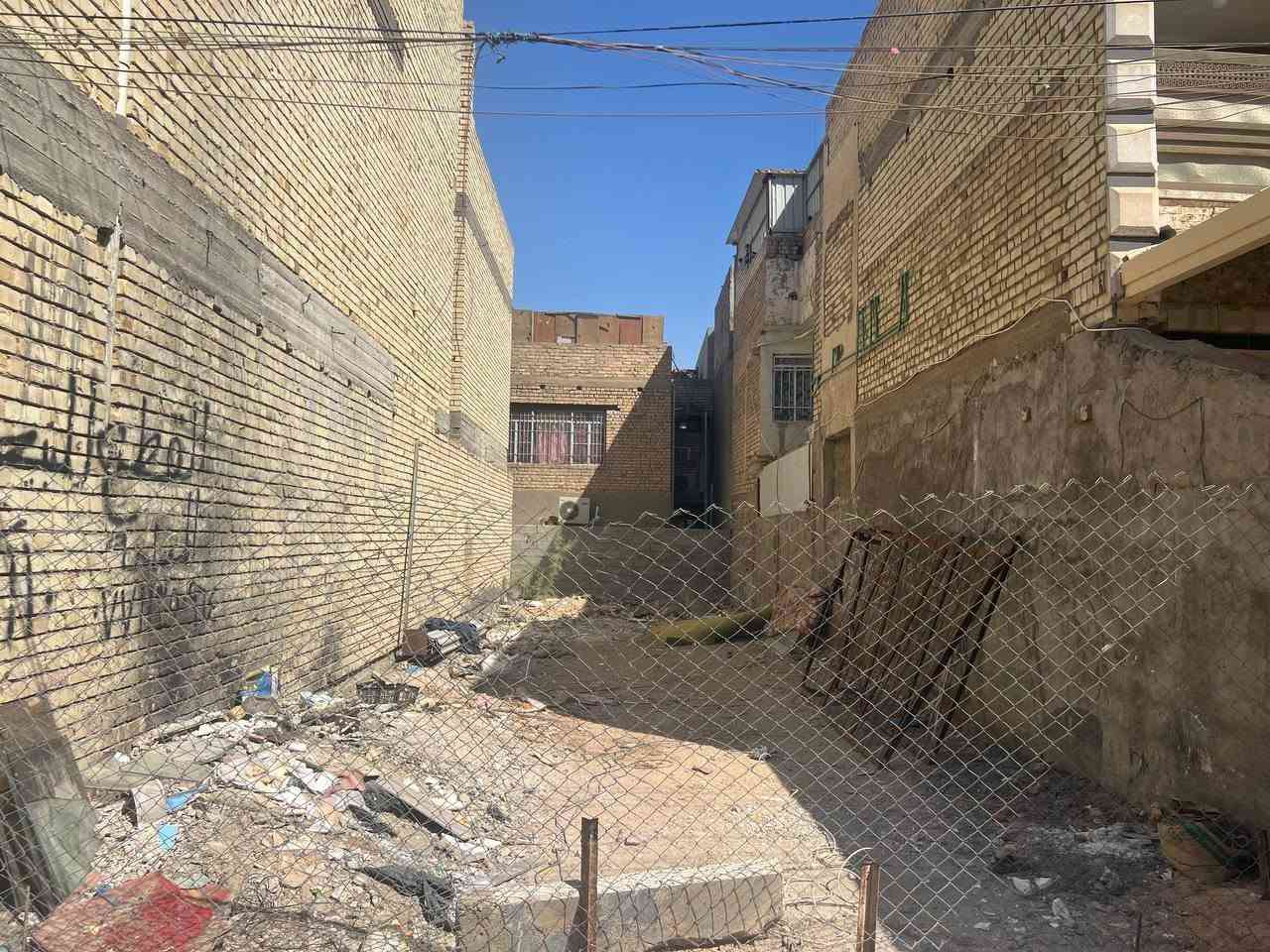 سلام عليكم قطعه ارض البيع ملك صرف
مكاني الشعب يم فورتات شارع مقابيل الطفائيه مال شعب تدخل بي اول فرع عل يسره
نزال 20×العرض 5 ونص
مساحه 110 تحويل ثاني يوم نفتح بيان
رقم تصال. وستفسار وتساب *********** ابو سام
