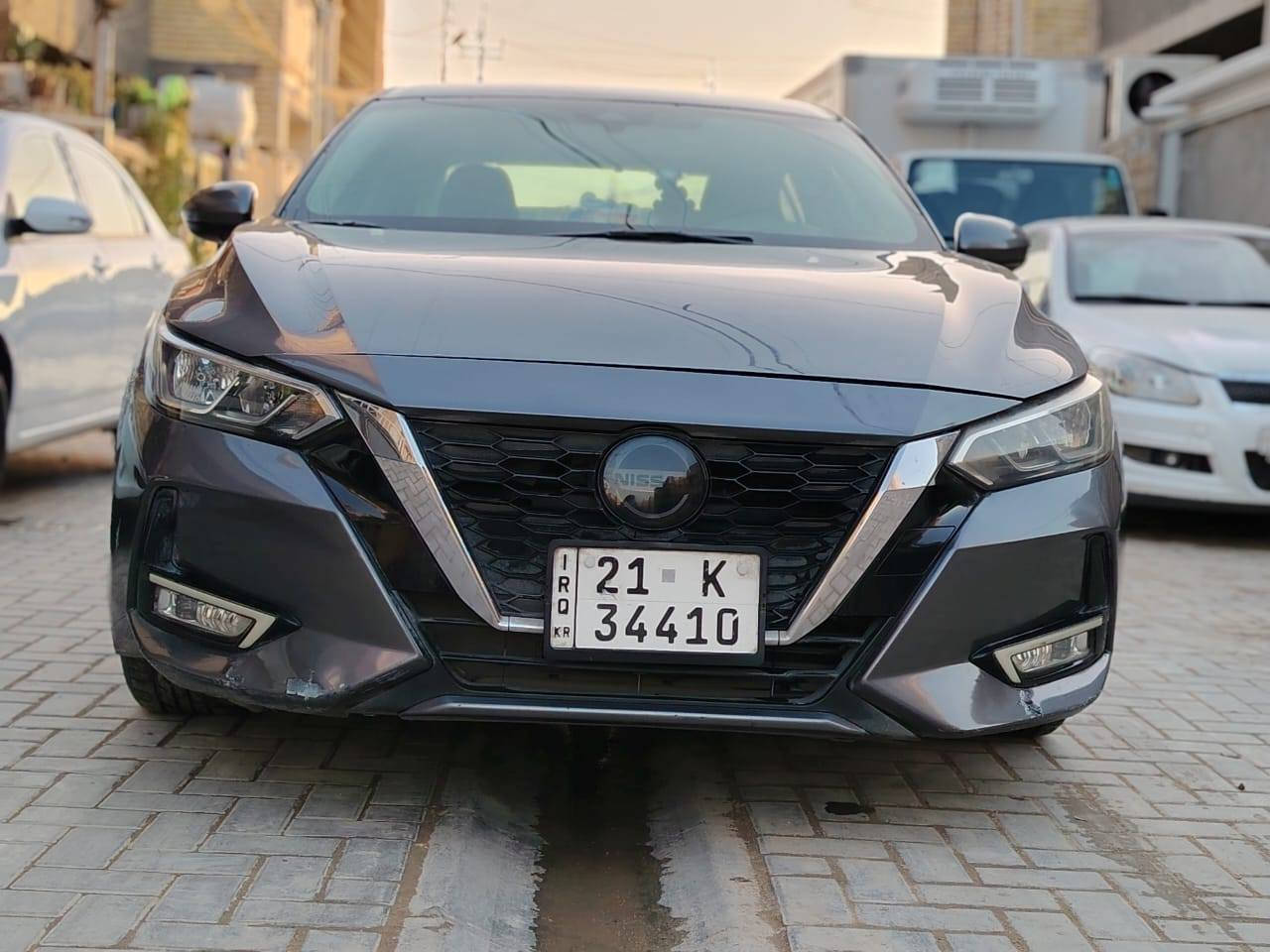 🔥 للبيع نيسان سنترا 2022 S – نظافة تامة ومواصفات 🔥
السلام عليكم

🔥 للبيع نيسان سنترا 2022 S – نظافة تامة ومواصفات فل
السونار مرفق مع الصور بيها دحجة بالصندوق هم واضحة 
 سيارة عملية، اقتصادية وشكلها هيبة…  👌
🚘 محرك 1.6 اقتصادي جداً وعزم ممتاز
⚙️ قير CVT ناعم بدون أي ملاحظات
🔑 تشغيل بصمة + دخول ذكي
🖥 شاشة لمس كبيرة + بلوتوث + USB
📷 كامرة خلفية واضحة
🛣 نظام تحديد مسار (Lane Assist)
🚨 نظام نقطة عمياء (Blind Spot)
🛑 فرملة طوارئ أمامية + تحذير اصطدام
🎯 مثبت سرعة
💡 أنوار LED حديثة
🎵 تحكم من المقود
🛡 وسائد هوائية متعددة + أنظمة أمان متكاملة
❌ بدون فتحة سقف
✨ سيارة نظيفة جداً استخدام شخصي
✨ جاهزة للمشي وما تحتاج فلس
✨ شكل عصري وهيبة عالشارع
✨ اقتصادية بالبنزين ومناسبة للمشاوير اليومية والسفر
السعر مناسب وقابل للنقاش للجادين فقط 💰
130$ 
العنوان الشعب حي البساتين
***********
متوفر اتصال واتساب
