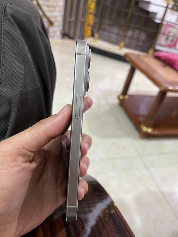 ايفون 15 برو ( الصغير ) لون تيتانيوم الجهاز جديد مبدل فقط شاشة  ولضهر مفطور مثل ماا موضح بل صوره .. بطارية 86 ذاكرة 256 
العنوان بغداد الشعب
***********متواجد واتساب
