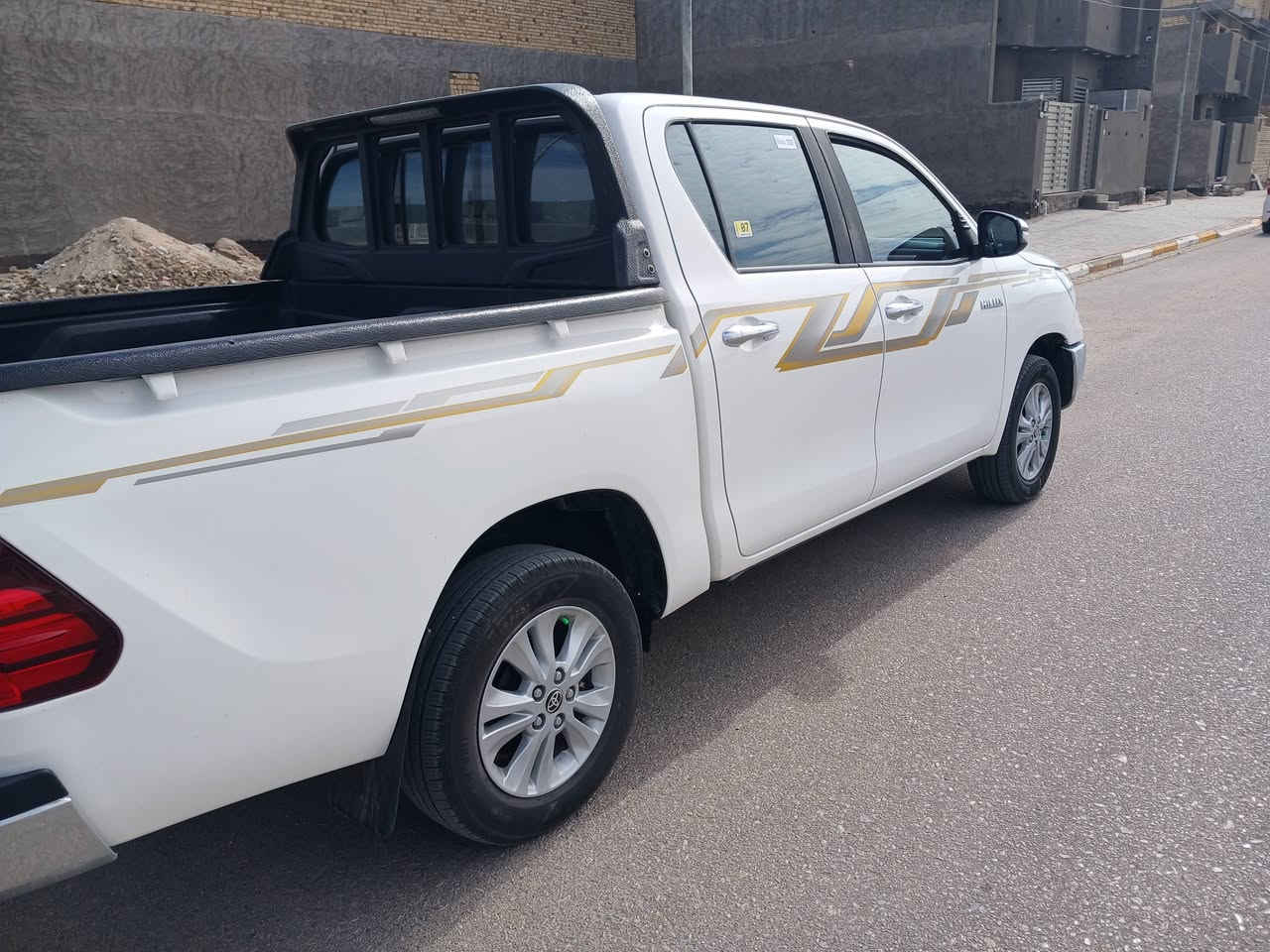 سلام عليكم ..بيع ومراوس
بيكم فلاونزه 2024 كويتي ساير سياره جاهزه سبير مانازل 
بيه صبغ بل بدي شخط ومصبوغ السعر 255 وبيه مجال عنون بل سماوه ...***********
