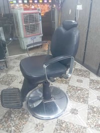 3 كراسي للبيع سعر الكرسي 150 المكان بغداد حي عامل رقم 07902450329 موجو...