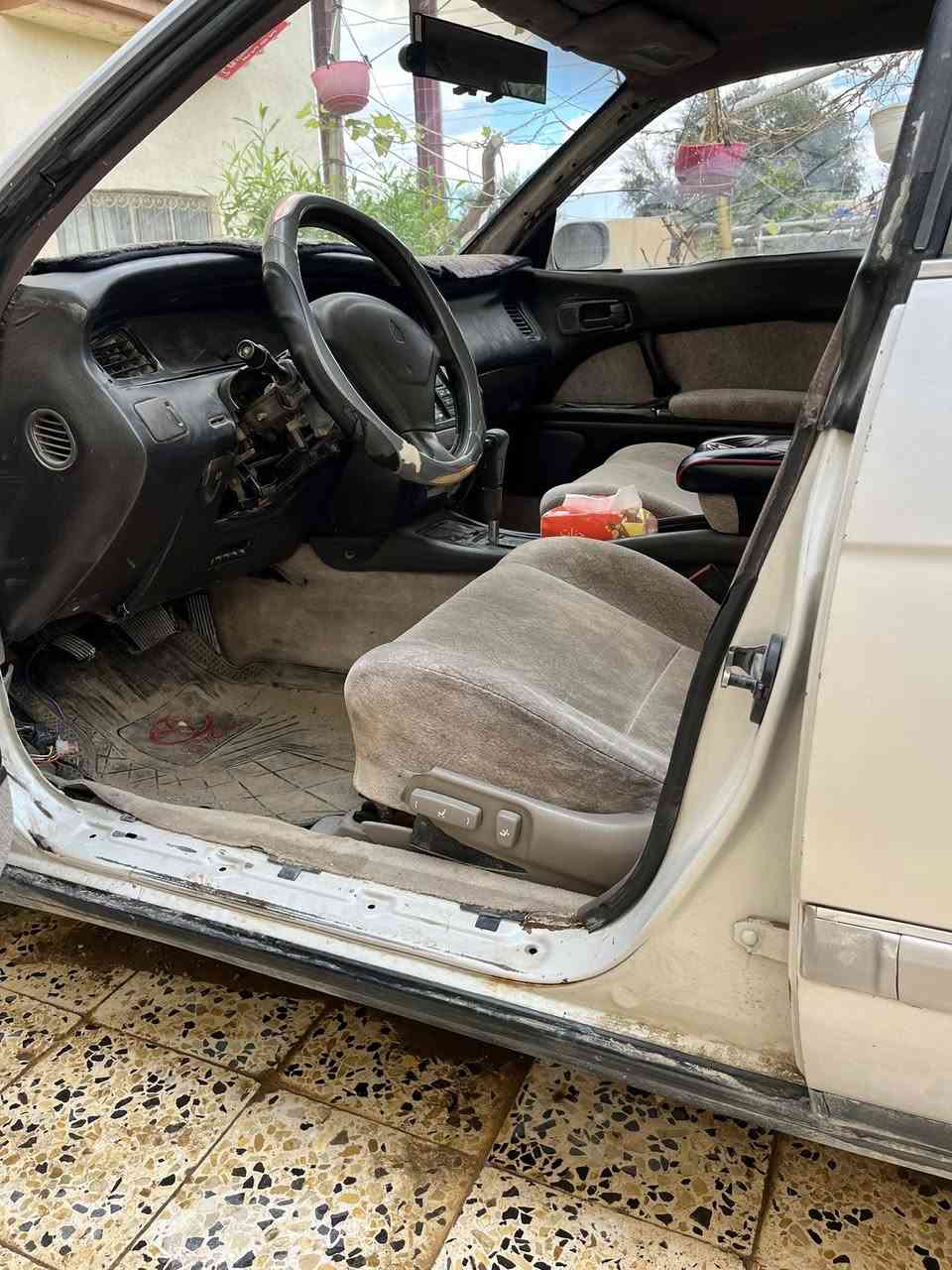 بطة نضيفة للبيع بلادي بدون صبغ بدون حادث محرك كير شرط رقم مشروع وطني باسمي السعر ٣٧ بيها مجال ***********
