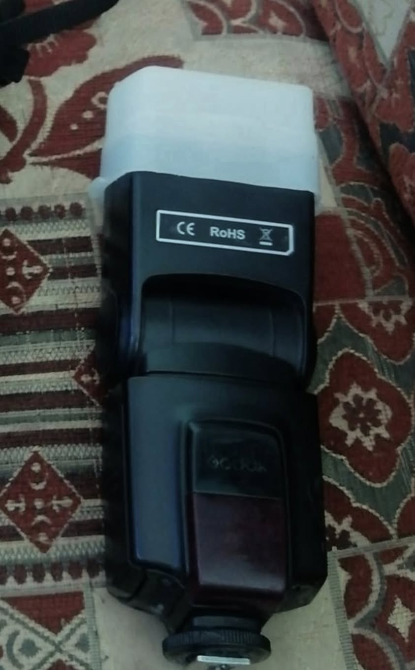 زوم رياضي سكما 70/300 سعره 100 الف.
عدسه نيكون 18/55 سعره 75.           
هود سعره 20
فلاش نيكون سعره 40 
شاحنه نيكون فئه 7000 سعره 25
مكاني ناصريه يوجد توصيل


**إذا كنت صاحب هذا الإعلان وتريد حذفه لأي سبب، رجاءا أرسل رسالة إلى الدعم الفني**