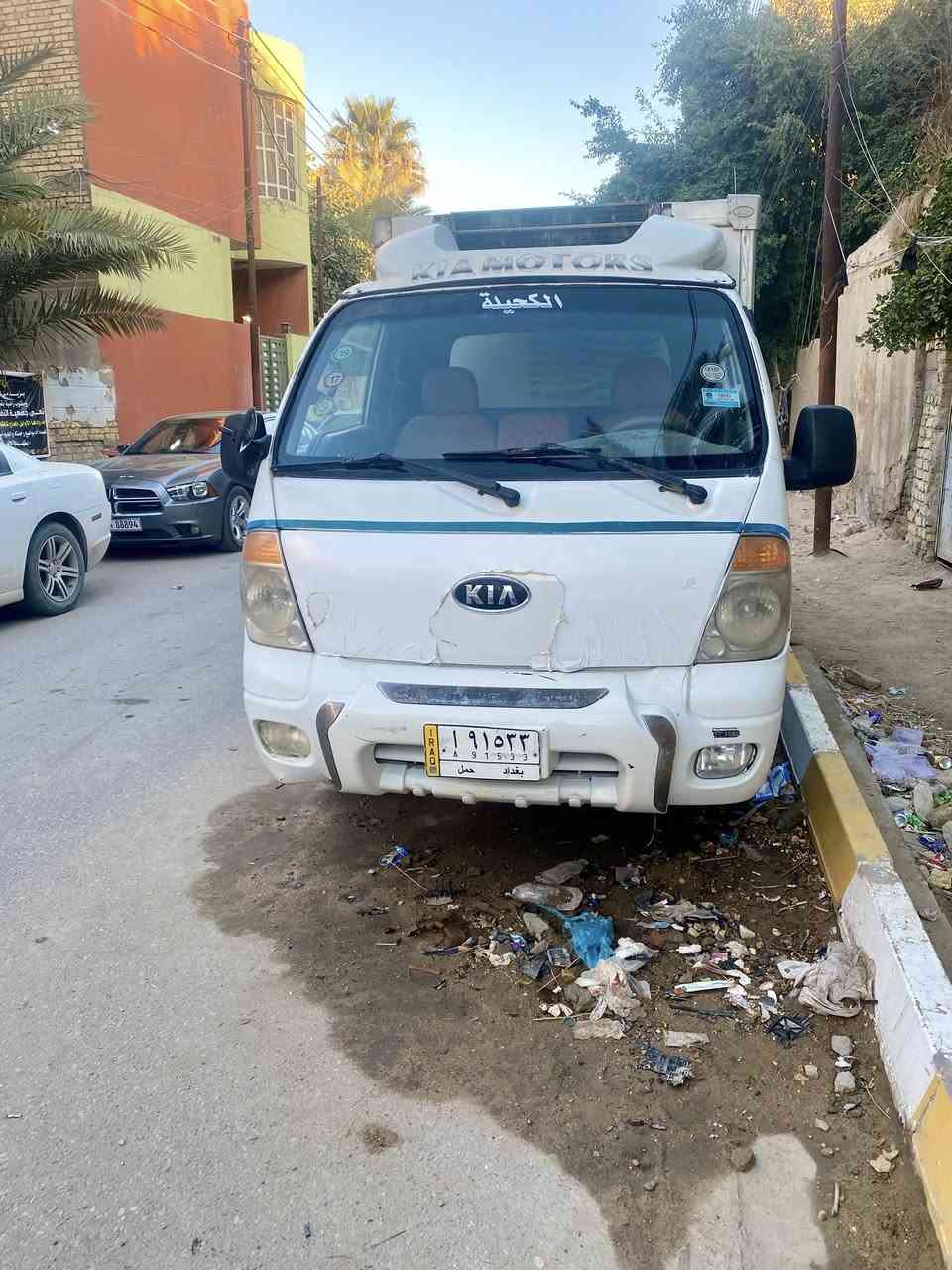 السلام عليكم كيا براد 2007 بغداد 
مكينه مشترك حسب ما يقولون 
السياره واكفه صار مده 
قبل لا توكف خير من الله بس خياسات بيها هسه بعد ما اعرف 
السعر 74
وبيها مجال
المكان الناصرية مركز
مراوس بسيارة صالون هم ترهم


**إذا كنت صاحب هذا الإعلان وتريد حذفه لأي سبب، رجاءا أرسل رسالة إلى الدعم الفني**