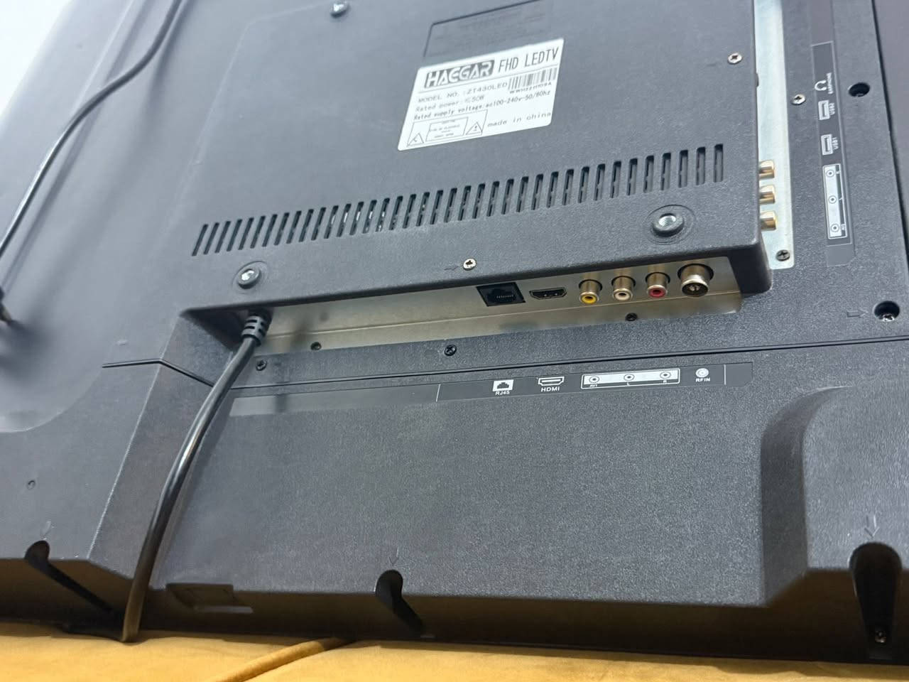 شاشه هاير تحكم يوتيوب وآي فاي وقنوات كيبل hd وفيش للبيع السعر 125 للاستفار ***********
