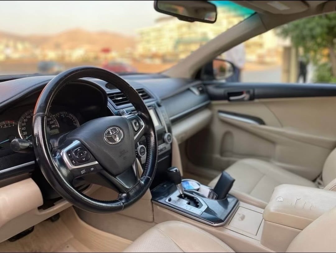 السلام عليكم 
للبيع كامري خليجي موديل2016 لمتد 1/1 بيها مكانات ابيع عام السونار داخل المنشور شرط تحويل رقم سليمانيه 
السعر 122 وبيه مجال
مكان السيارة تكريت
***********