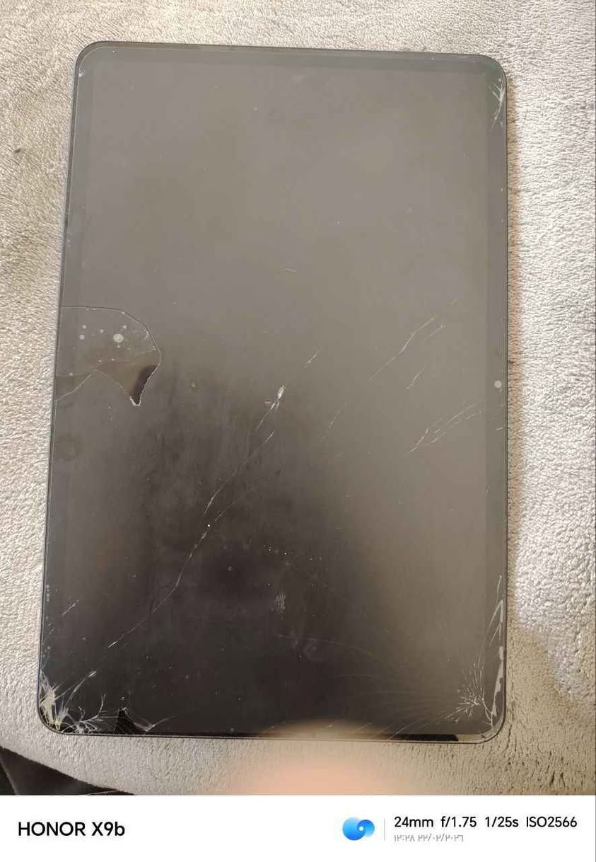 السلام عليكم رمضان كريم ان شاء الله 
شاومي با 6 للبيع ذاكرته 256/8 وبطاريته 8840 ويدعم الشحن السريع 33 واط 
الشاشه 11 انج تدعم 144 هرتز ينطيك بالببجي 120 افريم بالراحه .
اخوان الباد بي افطور بالشاشه مثل ما موضح البصور وشكم شخط بسيط بالضهر ونگراش بالشاصي من الكفر 
الله شاهد الباد حلو ويخبل واستخدامي أله قليل بس وگع وانكسر مني وصرفيته بالشحن اتخبل 
ملحقاته بس الكفر والكارتون مال الباد 
السعر 200 وبي مجال مكاني النجف الحيدريه وتوصيل ما عندي . النجف, العراق


**إذا كنت صاحب هذا الإعلان وتريد حذفه لأي سبب، رجاءا أرسل رسالة إلى الدعم الفني**